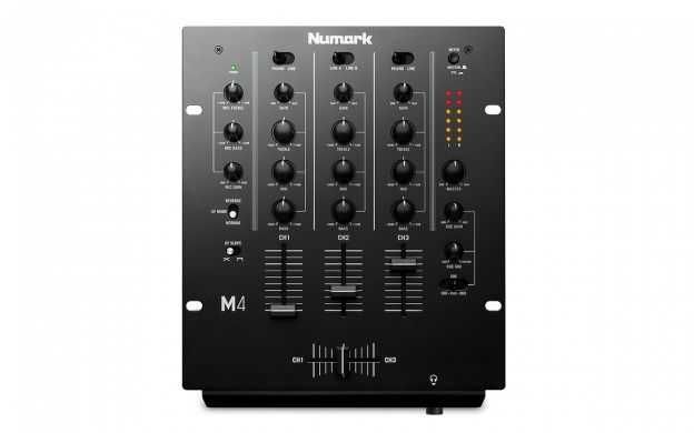 Numark M4 Black - prodloužená záruka 3 roky